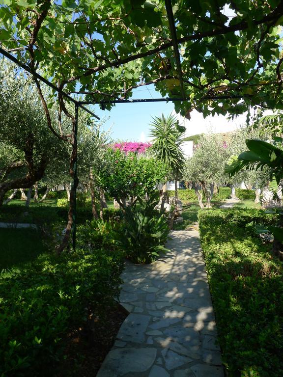 Villea Village Makrýgialos Exterior foto